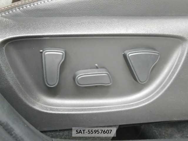 Toyota YARIS CROSS 2022-03 8874356-12
