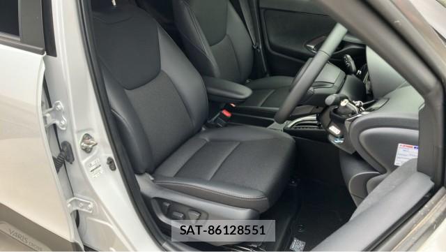 Toyota YARIS CROSS 2025-09 8874419-5
