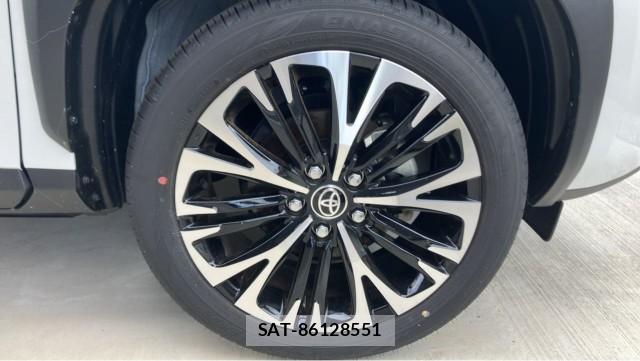 Toyota YARIS CROSS 2025-09 8874419-8