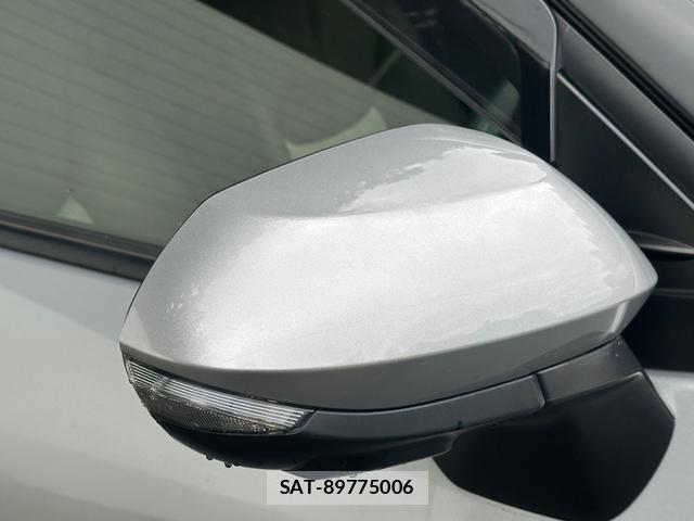 Toyota YARIS CROSS 2021-05 8874547-13