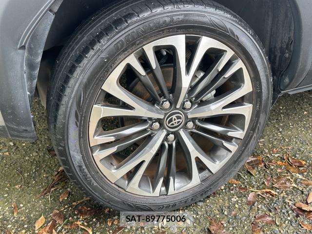 Toyota YARIS CROSS 2021-05 8874547-18