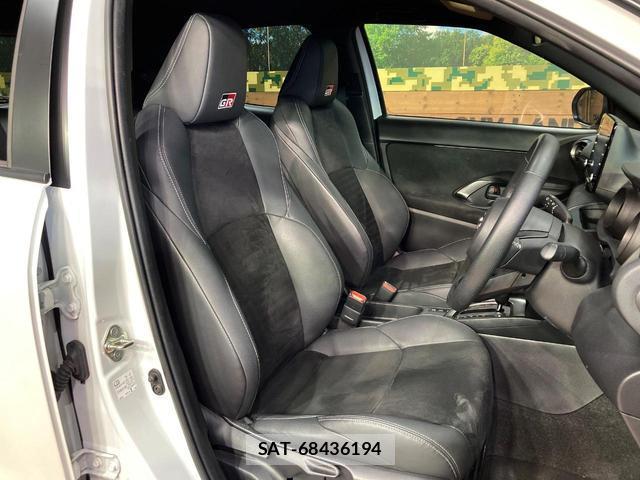 Toyota YARIS CROSS 2023-09 8874709-7