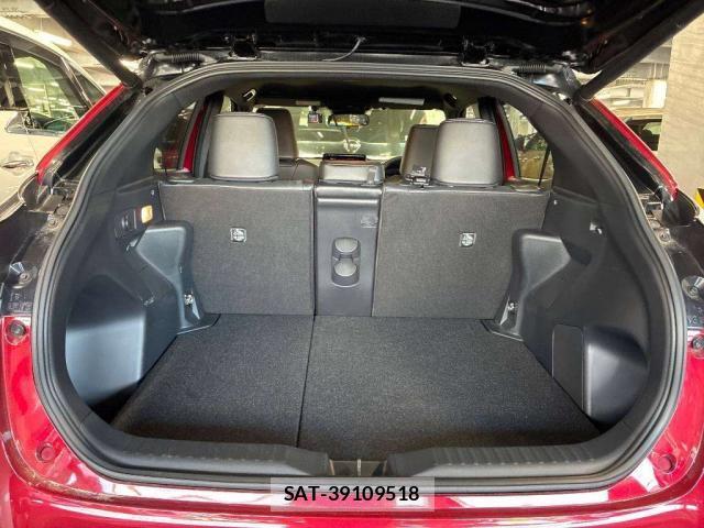 Toyota YARIS CROSS 2025-11 8874908-11
