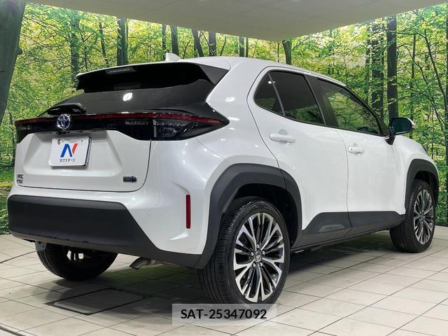 Toyota YARIS CROSS 2023-12 8875068-16