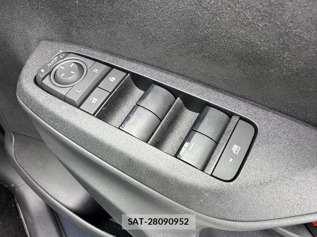 Toyota YARIS CROSS 2025-01 8875582-7