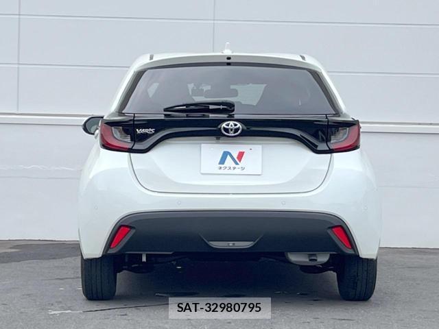 Toyota YARIS 2022-03 8872630-14