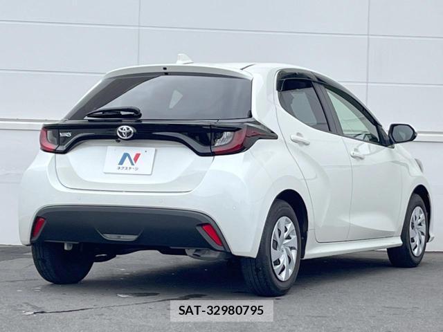Toyota YARIS 2022-03 8872630-16