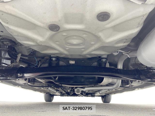 Toyota YARIS 2022-03 8872630-18