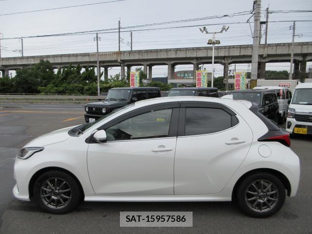 Toyota YARIS 2021-04 8872888-9