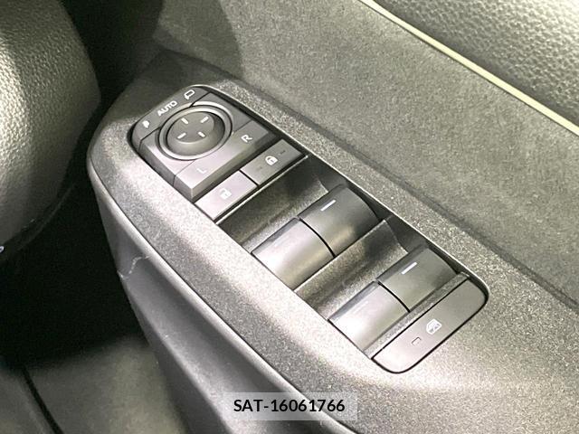 Toyota YARIS 2024-07 8873240-7