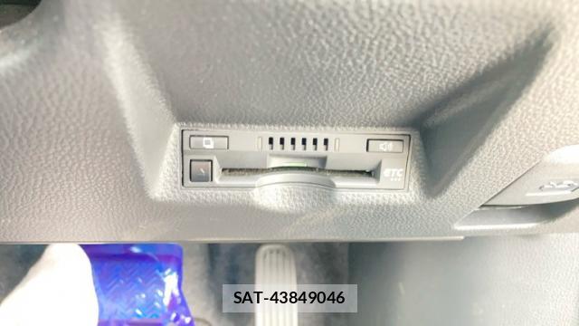 Toyota YARIS 2023-07 8873541-16