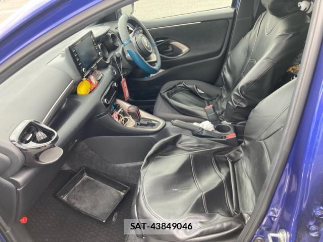 Toyota YARIS 2023-07 8873541-7