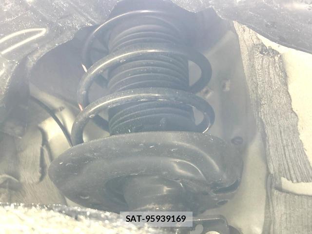 Toyota YARIS 2024-04 8873801-19