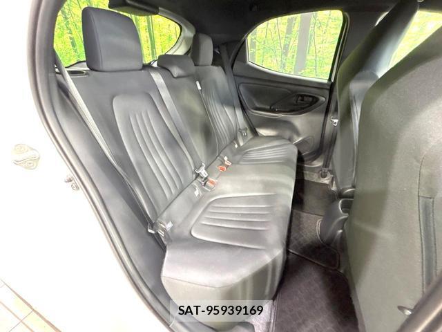 Toyota YARIS 2024-04 8873801-9