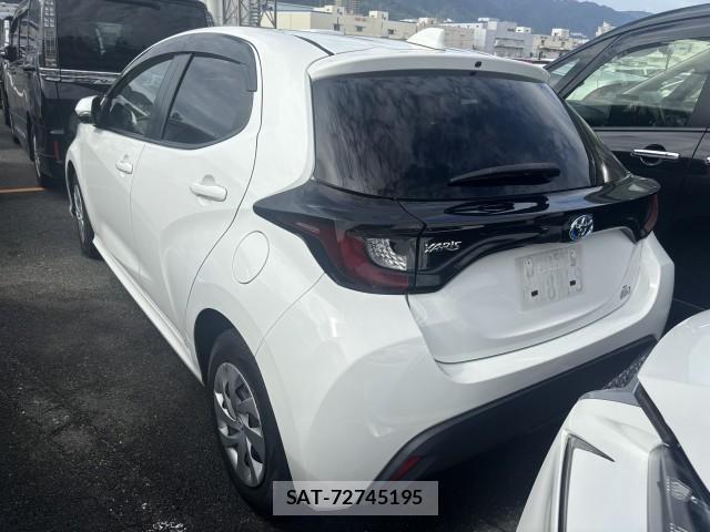 Toyota YARIS 2021-08 8875140-2