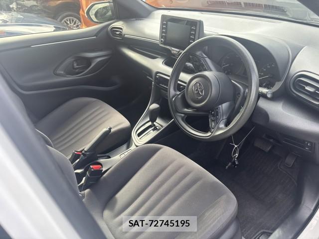 Toyota YARIS 2021-08 8875140-8