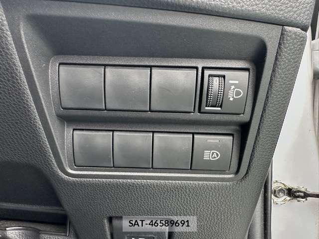 Toyota YARIS 2021-08 8875586-11