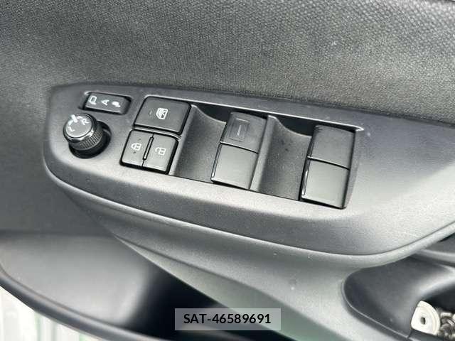 Toyota YARIS 2021-08 8875586-9