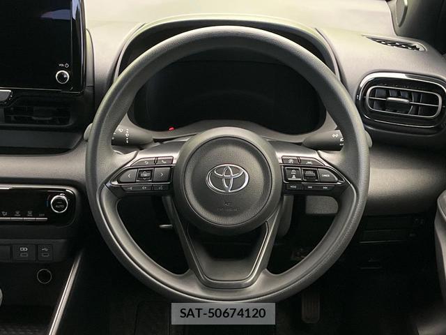 Toyota YARIS 2024-03 8875633-10