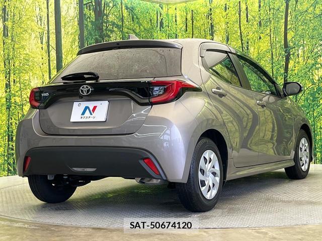 Toyota YARIS 2024-03 8875633-16