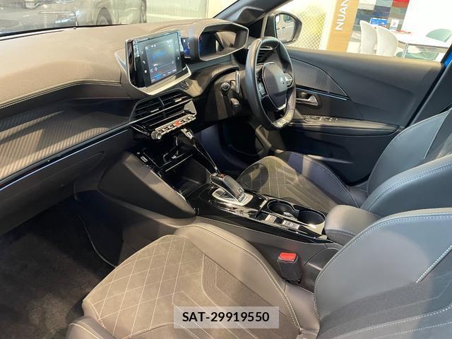 Peugeot 208 2022-03 8875960-13