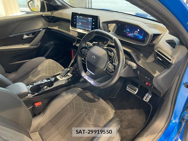 Peugeot 208 2022-03 8875960-3