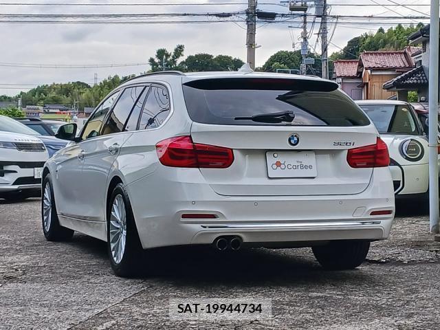 Bmw 3 SERIES 2017-03 8877474-1