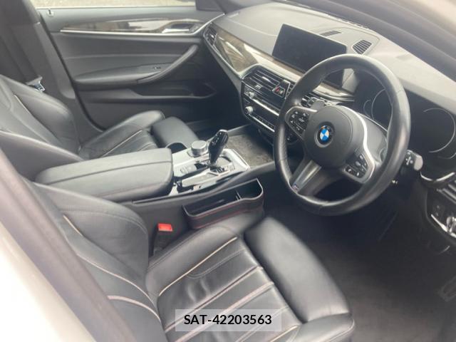 Bmw 5 SERIES 2018-02 8877579-6