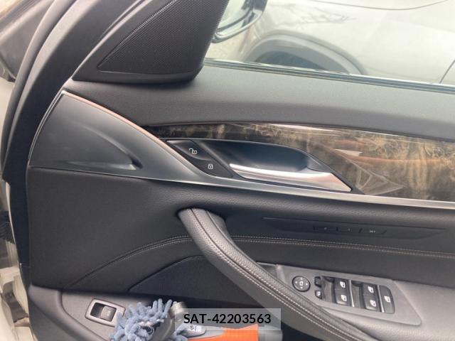 Bmw 5 SERIES 2018-02 8877579-9