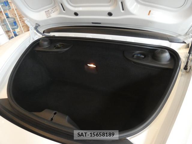 Porsche 718 Boxster 2017-03 8878013-18