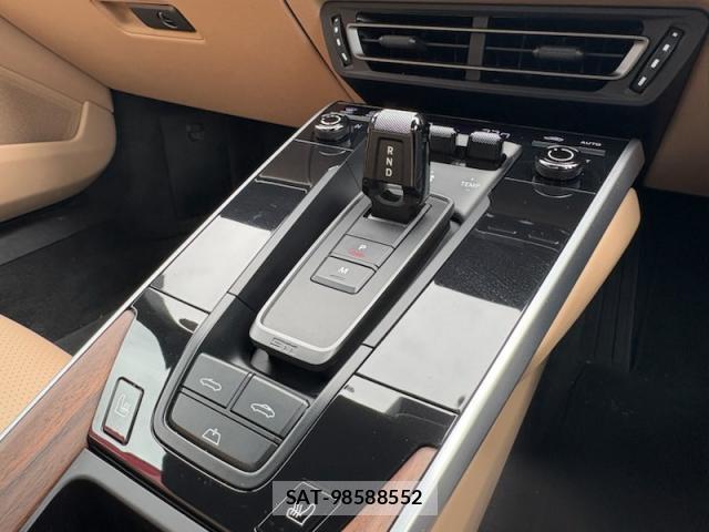 Porsche 911 2024-06 8876726-15