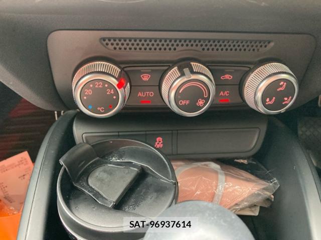 Audi A1 2013-12 8876717-17