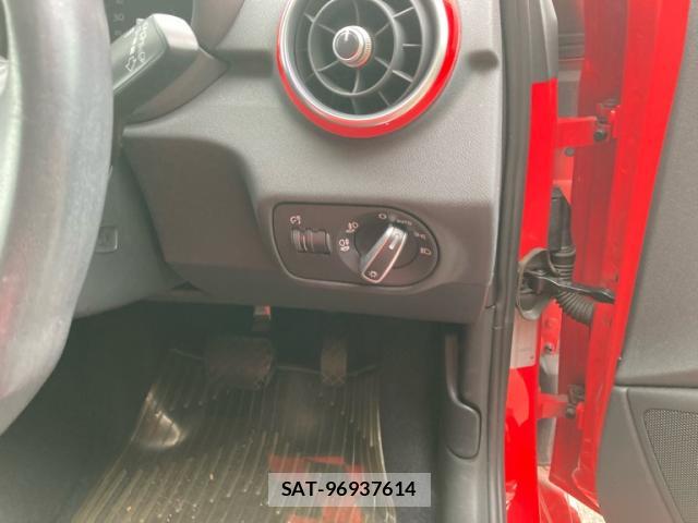 Audi A1 2013-12 8876717-8