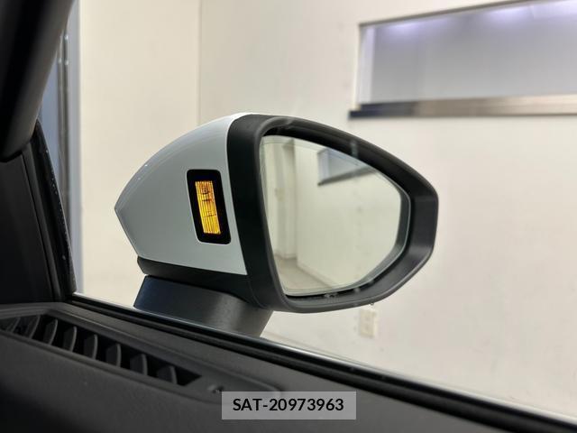 Audi A3 2021-06 8877547-9