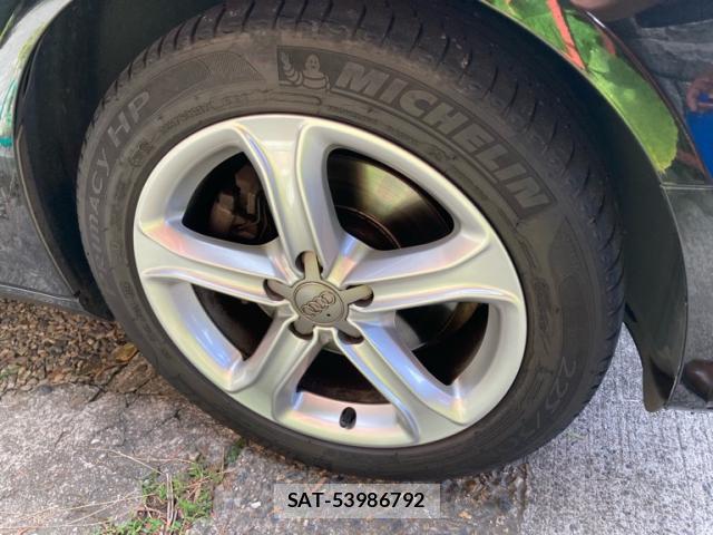 Audi A4 2015-10 8877542-13