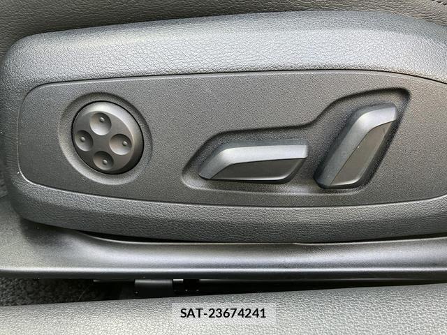 Audi A4 2019-12 8877648-10