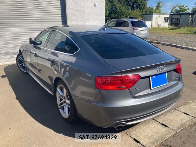 Audi A5 2013-06 8876308-1