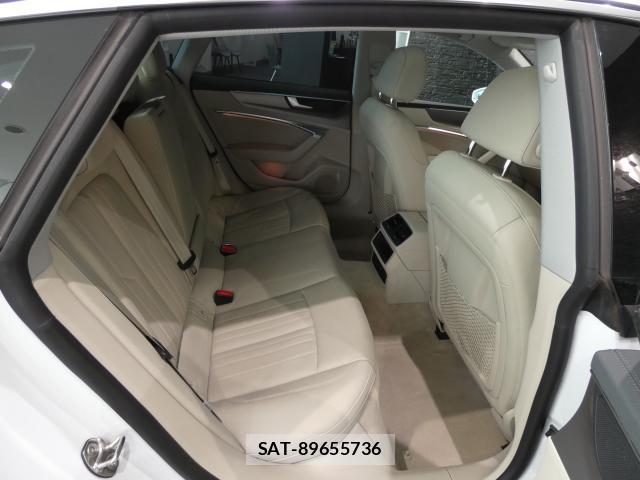 Audi A7 2018-12 8877510-17