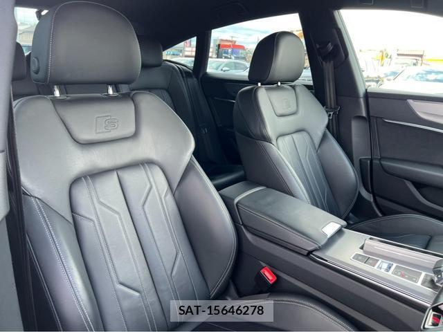Audi A7 2022-08 8877555-3