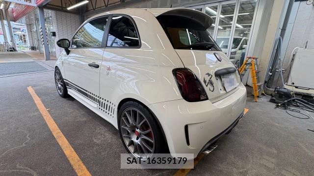 Abarth 595 2016-04 8877119-12