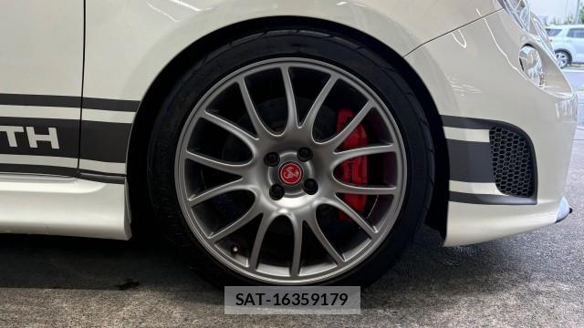 Abarth 595 2016-04 8877119-7