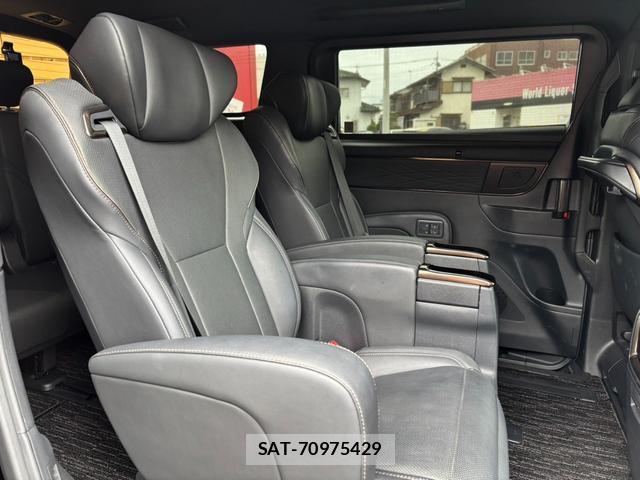 Toyota ALPHARD HYBRID 2023-10 8877823-11