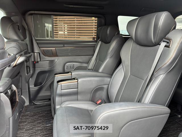 Toyota ALPHARD HYBRID 2023-10 8877823-12