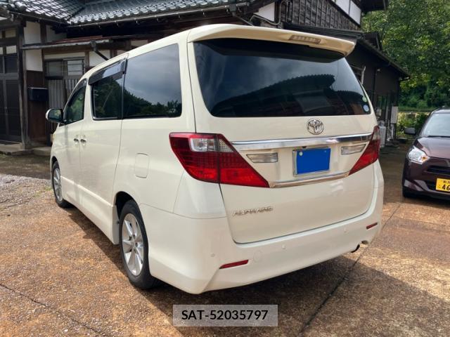 Toyota ALPHARD 2012-03 8876352-2