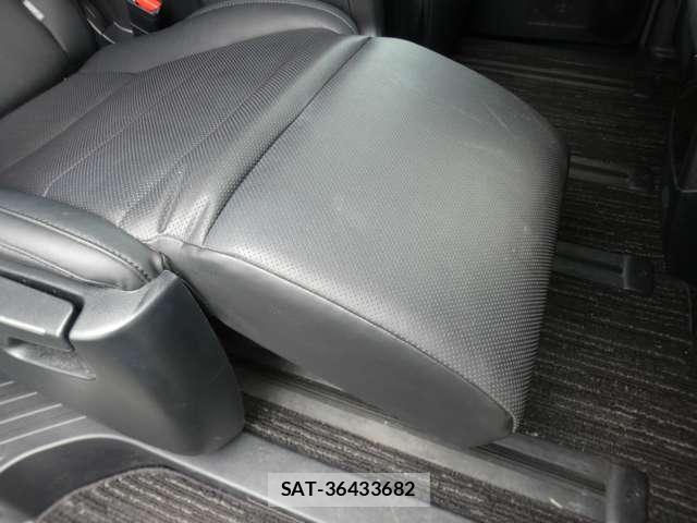Toyota ALPHARD 2019-06 8876470-4