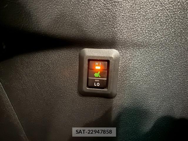 Toyota ALPHARD 2012-05 8876757-11