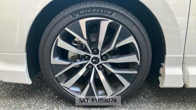 Toyota ALPHARD 2025-10 8877107-8