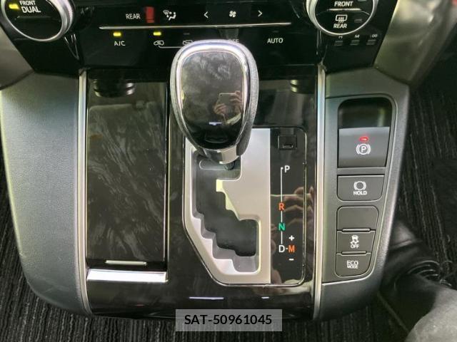 Toyota ALPHARD 2022-03 8877338-16