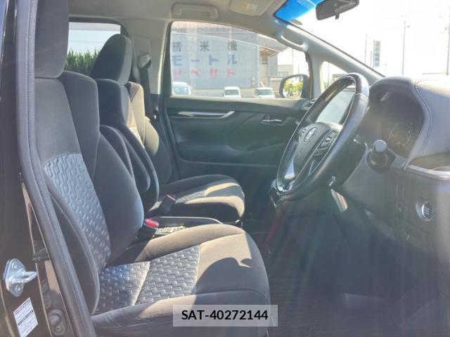 Toyota ALPHARD 2017-08 8878223-3
