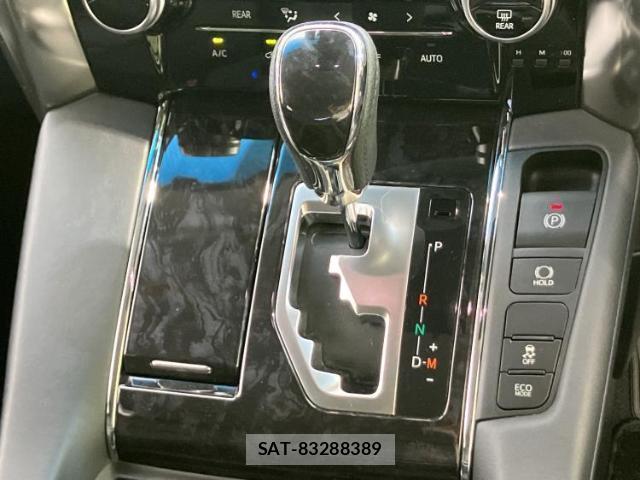 Toyota ALPHARD 2019-03 8878397-16